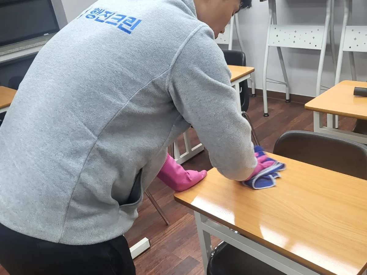 정읍시 구룡동 강의실 책상·집기 위생 청소 사례 - 행진크린