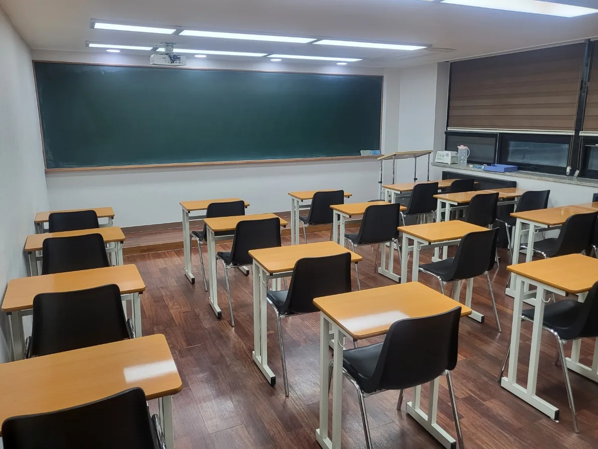 장수군 번암면 스터디룸 미팅룸 장비 주변 정밀 위생청소 사례 - 행진크린